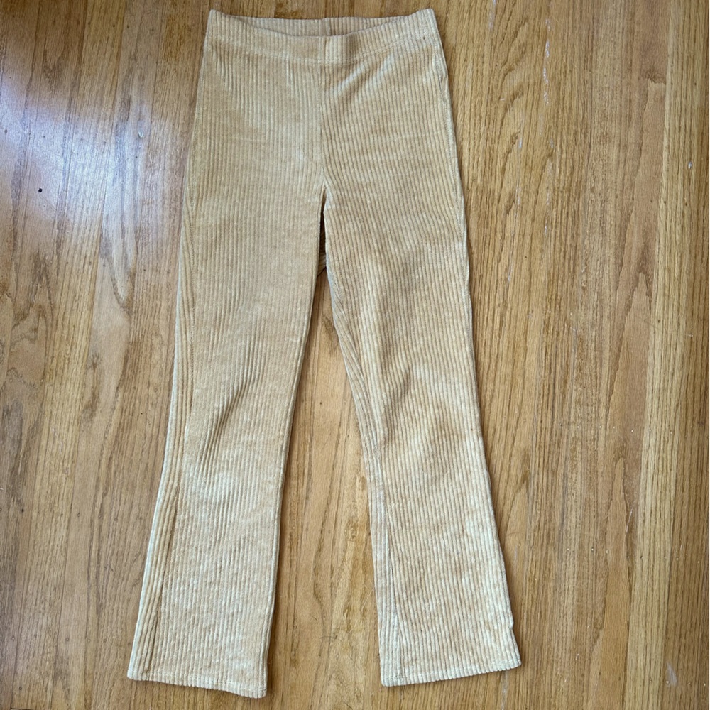 Billabong corduroy yellow tight fitted capris